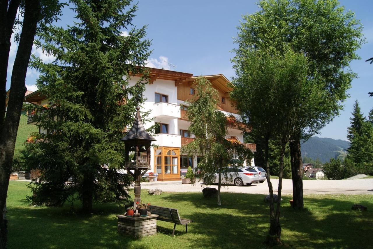 Guesthouse Rungg باديا المظهر الخارجي الصورة